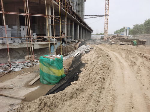 濱州城建集團(tuán)工地亂象 塵土漫天飛，工人無防護(hù)施工引擔(dān)憂