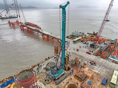 雙星閃耀 山河智能樁工產(chǎn)品榮獲制造業(yè)單項(xiàng)冠軍，助力建設(shè)工程施工新飛躍